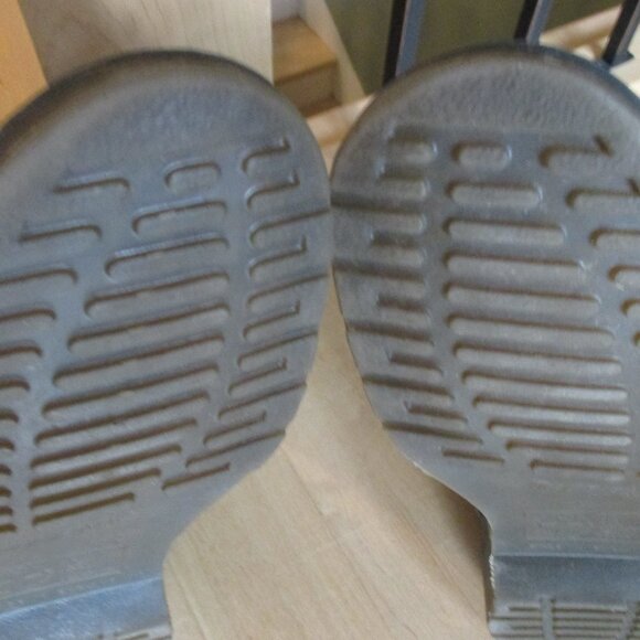 Doc Martens Camo lace up boots womens 8 - Picture 11 of 12